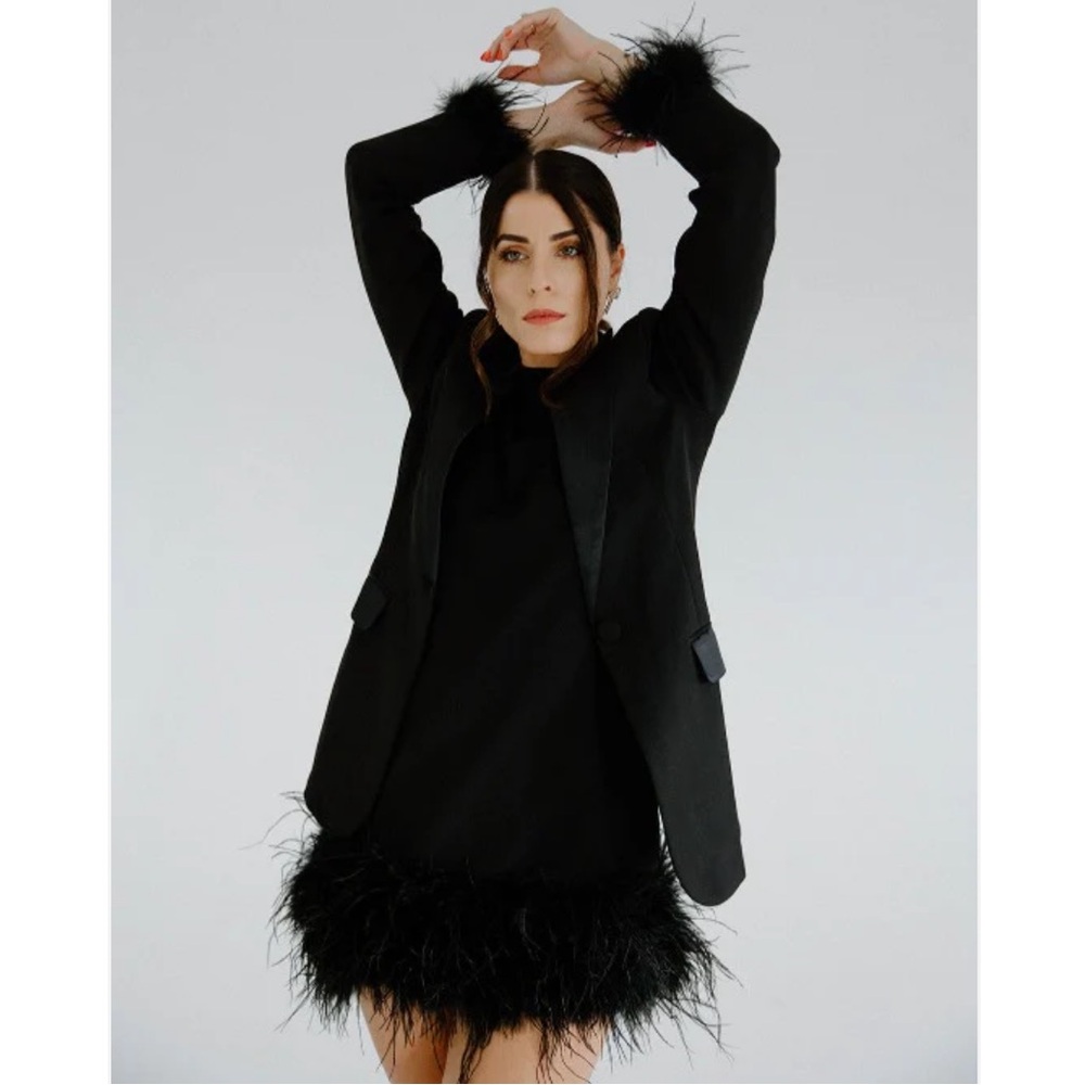 AMAZING MAE Black Feather Cuff Blazer
